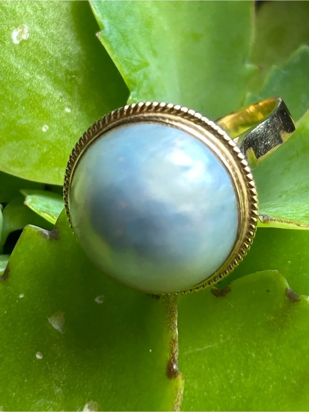 Vintage 14k yellow gold 15-16mm large blue mabe Pearl ring size 7 , 5.80grams
